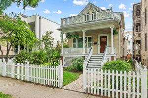 Photo of 4896 N Hermitage Avenue Chicago IL 60640