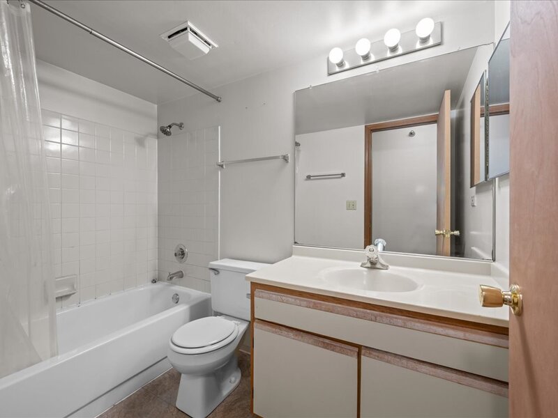 204 Glengarry Drive Bloomingdale IL 60108