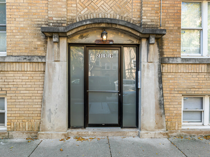 2319 W Rosemont Avenue Chicago IL 60645