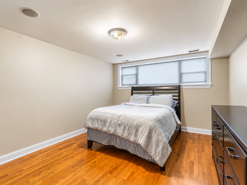 2319 W Rosemont Avenue Chicago IL 60645