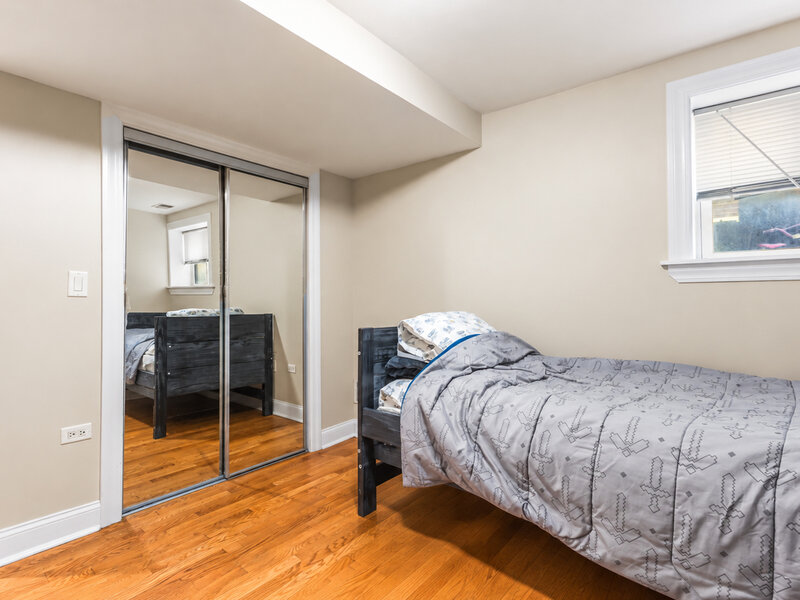 2319 W Rosemont Avenue Chicago IL 60645