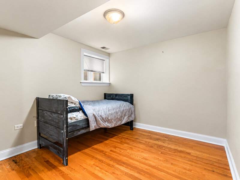 2319 W Rosemont Avenue Chicago IL 60645