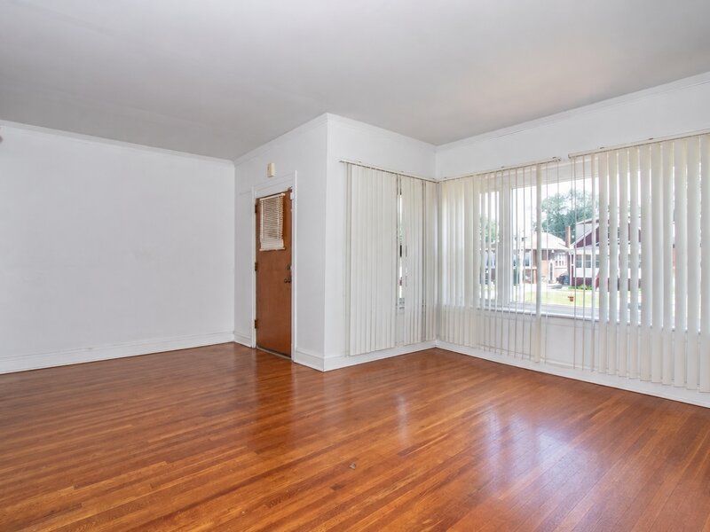 7532 S Indiana Avenue Chicago IL 60619