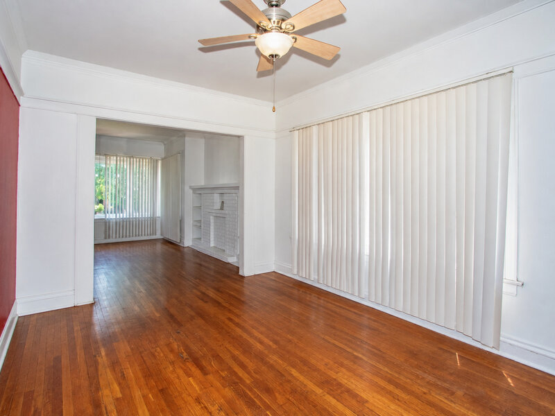 7532 S Indiana Avenue Chicago IL 60619