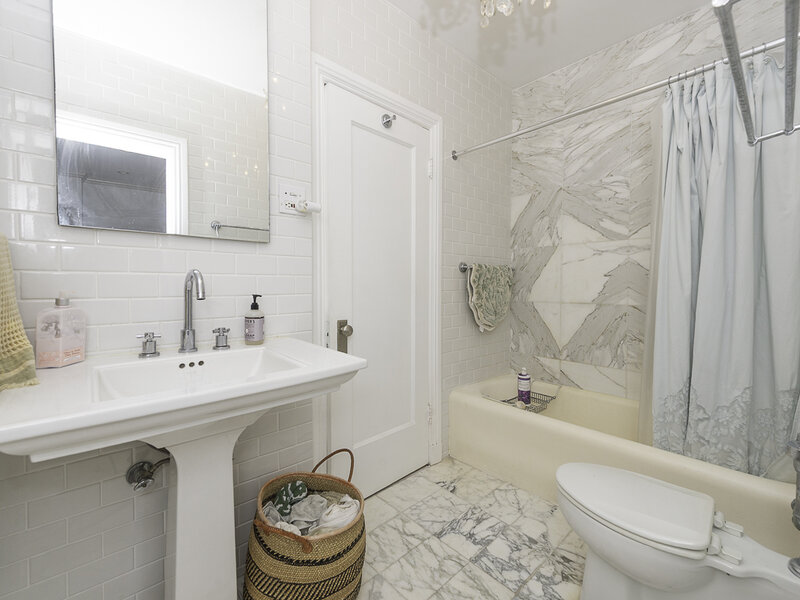 415 W Aldine Avenue Chicago IL 60657
