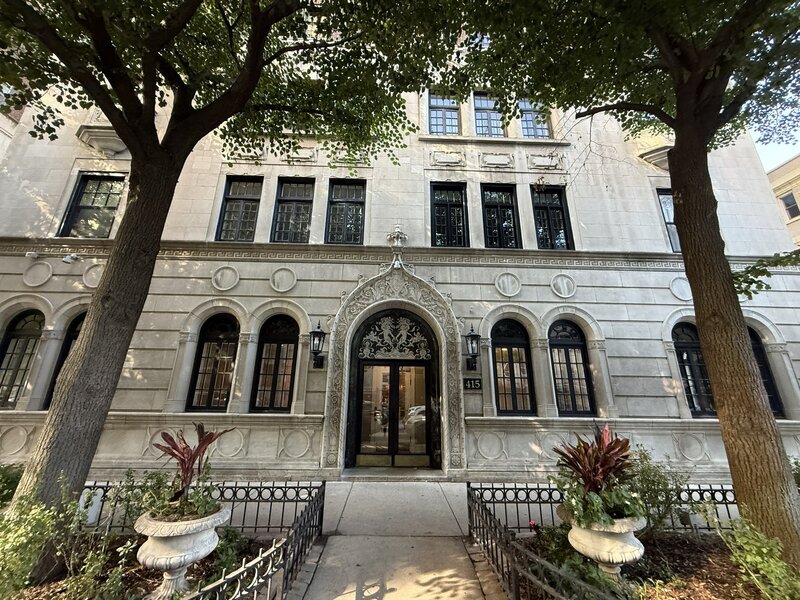 415 W Aldine Avenue Chicago IL 60657