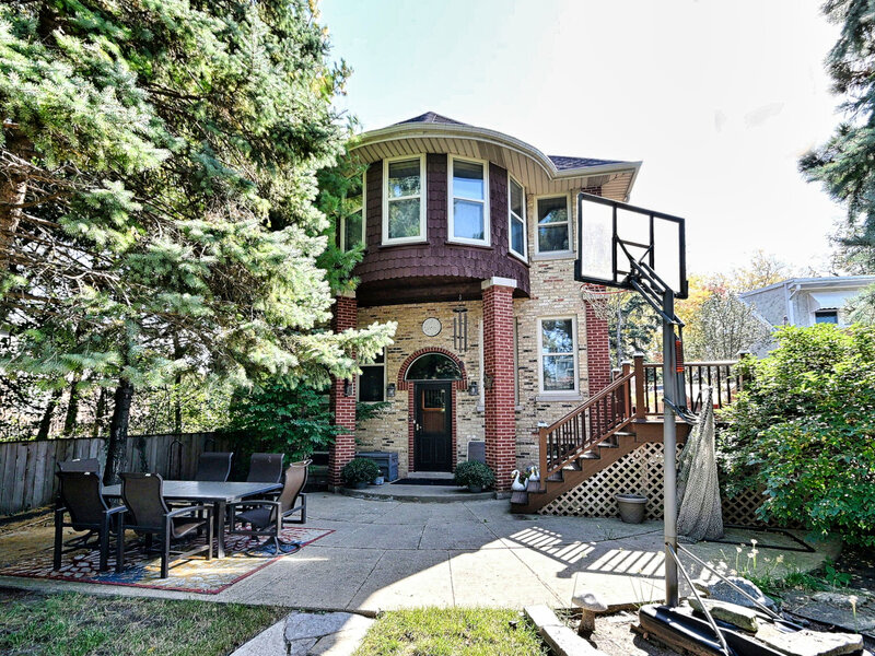 5842 N Nina Avenue Chicago IL 60631