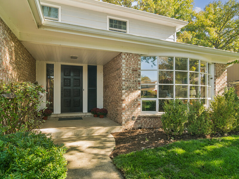 1745 E Summit Court Deerfield IL 60015