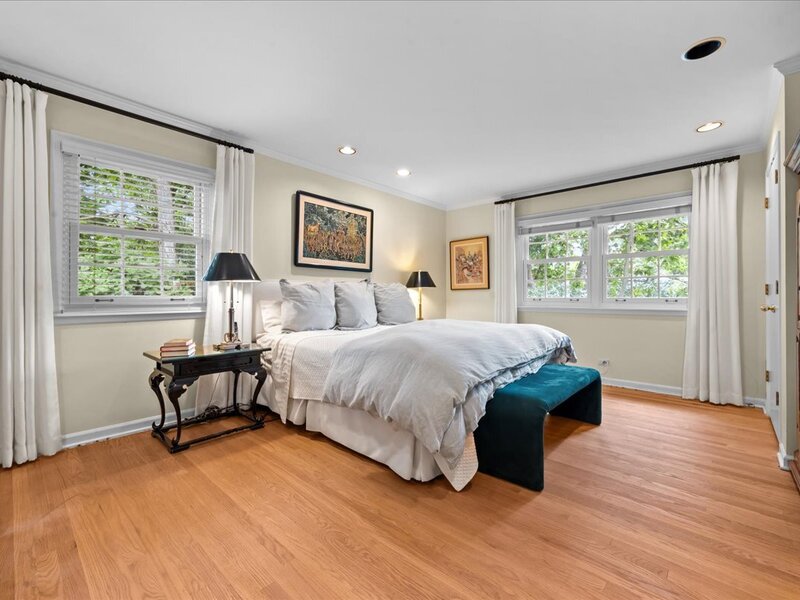 1745 E Summit Court Deerfield IL 60015