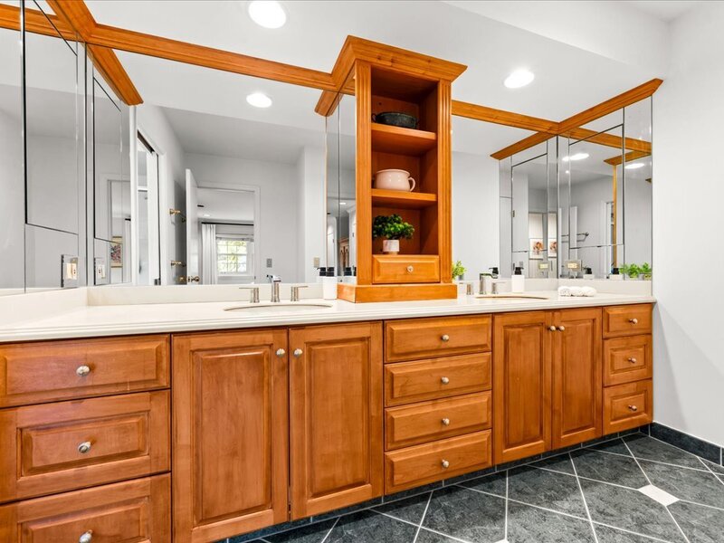 1745 E Summit Court Deerfield IL 60015