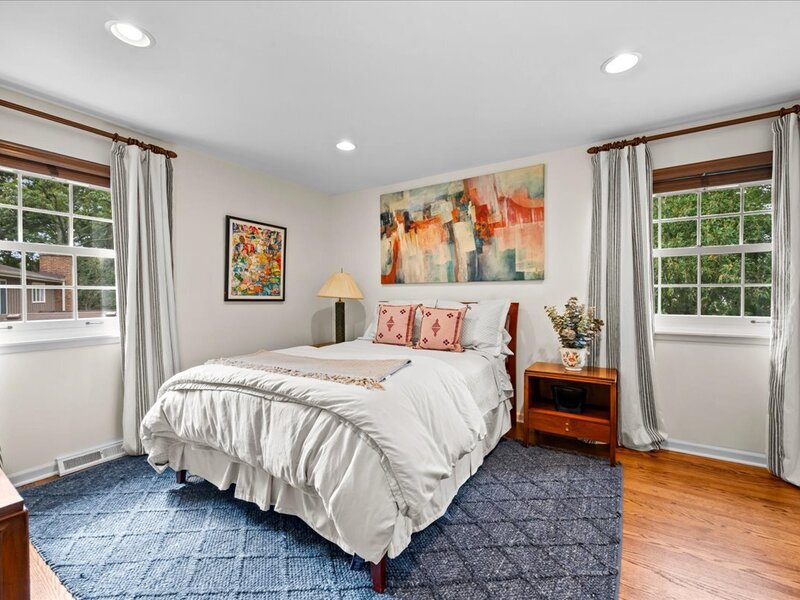 1745 E Summit Court Deerfield IL 60015