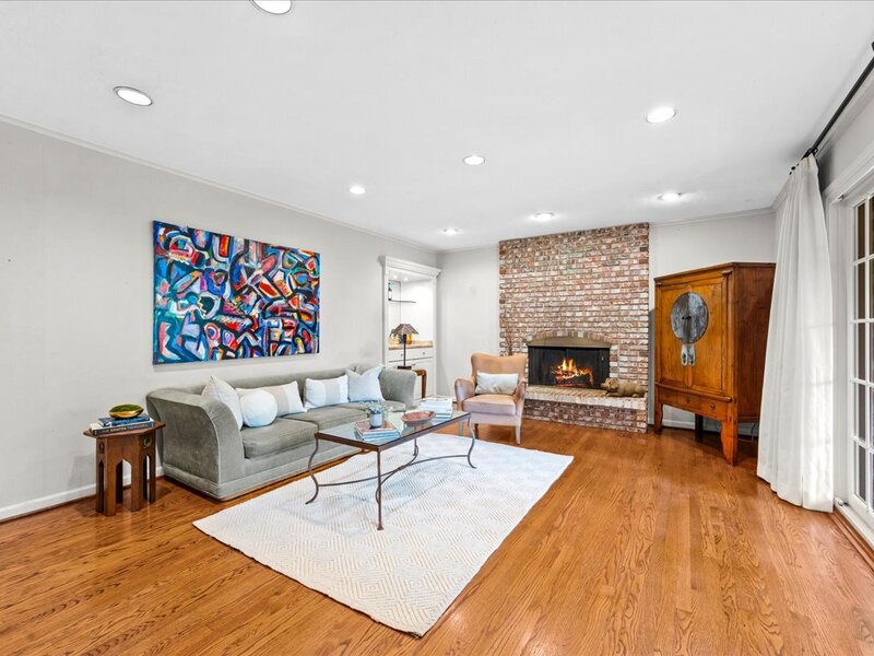 1745 E Summit Court Deerfield IL 60015