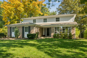 Photo of 1745 E Summit Court Deerfield IL 60015