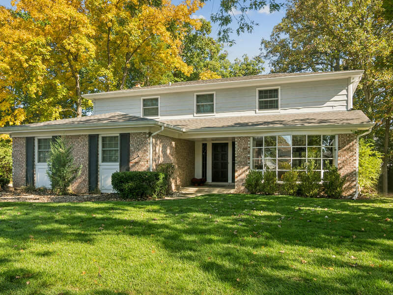 1745 E Summit Court Deerfield IL 60015