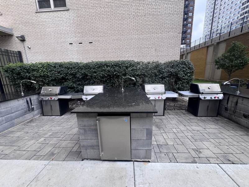 3950 N Lake Shore Drive Chicago IL 60613