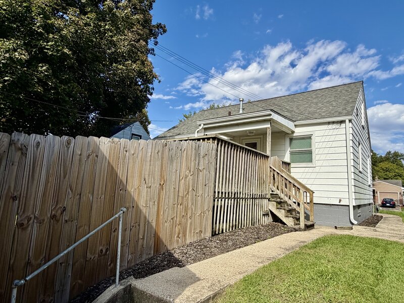 609 W 10th Street Sterling IL 61081