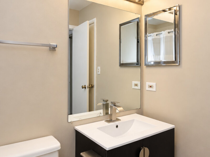 3 Dorchester Court Streamwood IL 60107