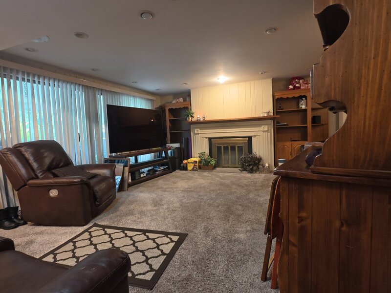 411 N Illinois Avenue Glenwood IL 60425