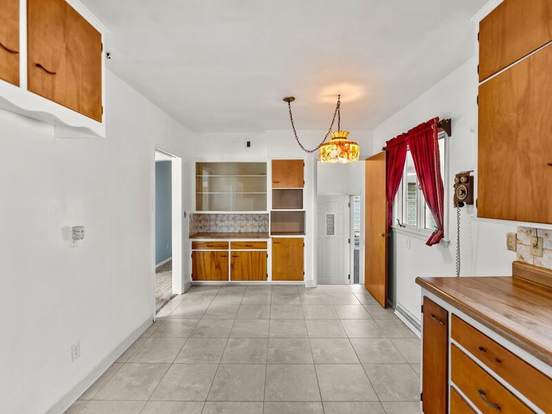 1818 W 38th Place Davenport IA 52806