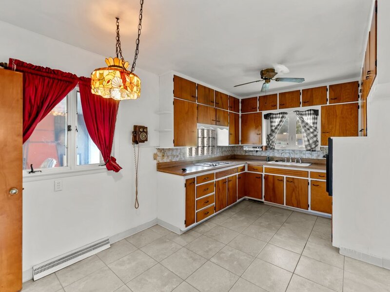 1818 W 38th Place Davenport IA 52806