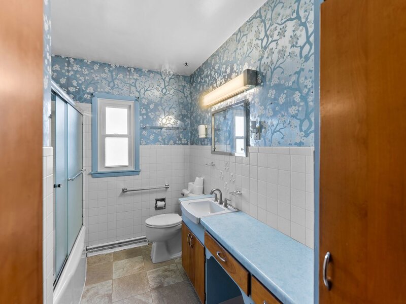 1818 W 38th Place Davenport IA 52806