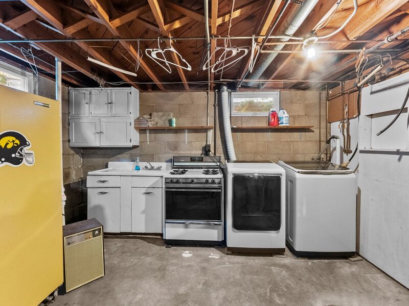 1818 W 38th Place Davenport IA 52806