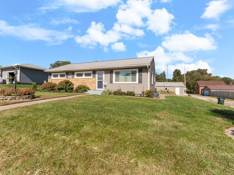 1818 W 38th Place Davenport IA 52806
