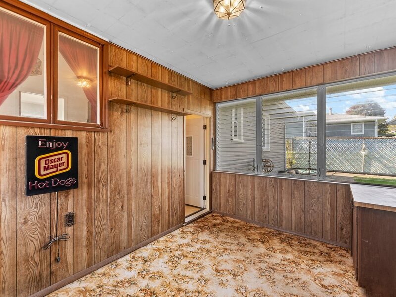 1818 W 38th Place Davenport IA 52806