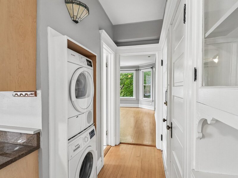 3643 N Hoyne Avenue Chicago IL 60618