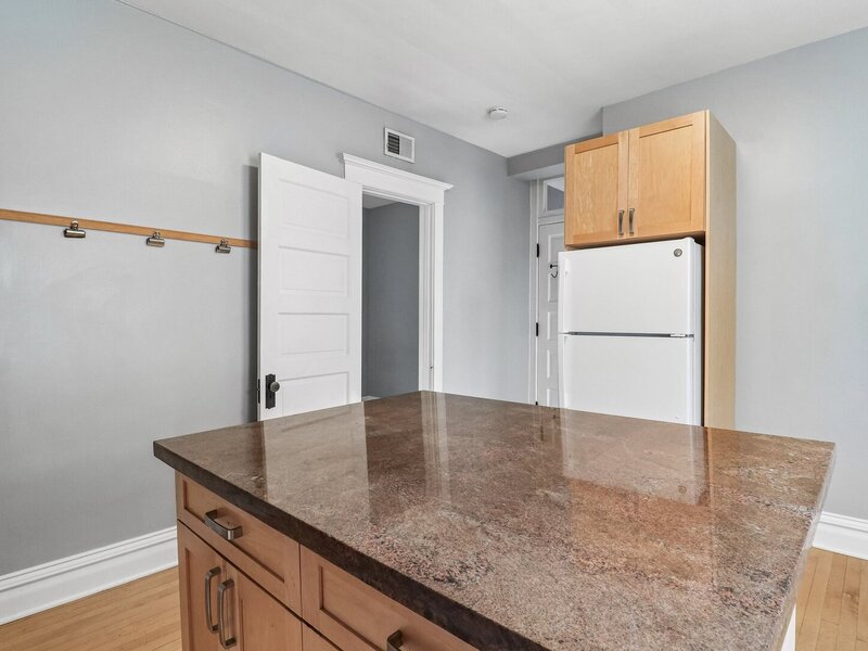 3643 N Hoyne Avenue Chicago IL 60618