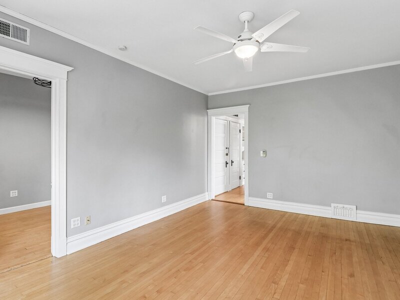 3643 N Hoyne Avenue Chicago IL 60618