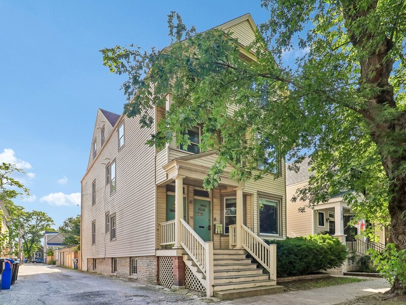 3643 N Hoyne Avenue Chicago IL 60618
