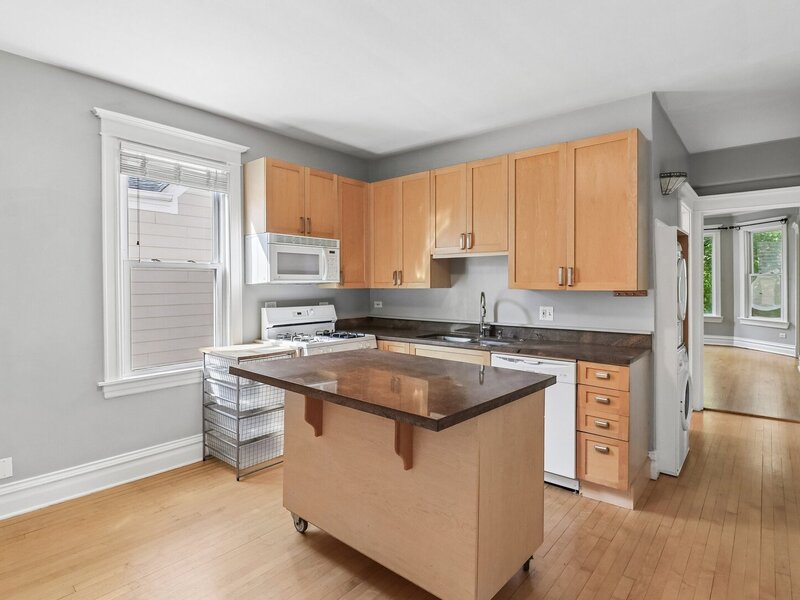 3643 N Hoyne Avenue Chicago IL 60618