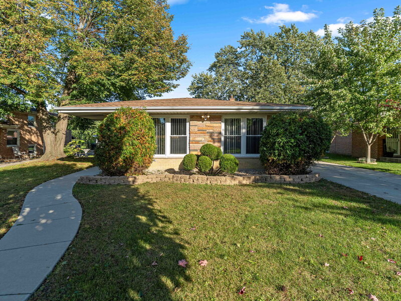 16543 Greenwood Avenue South Holland IL 60473