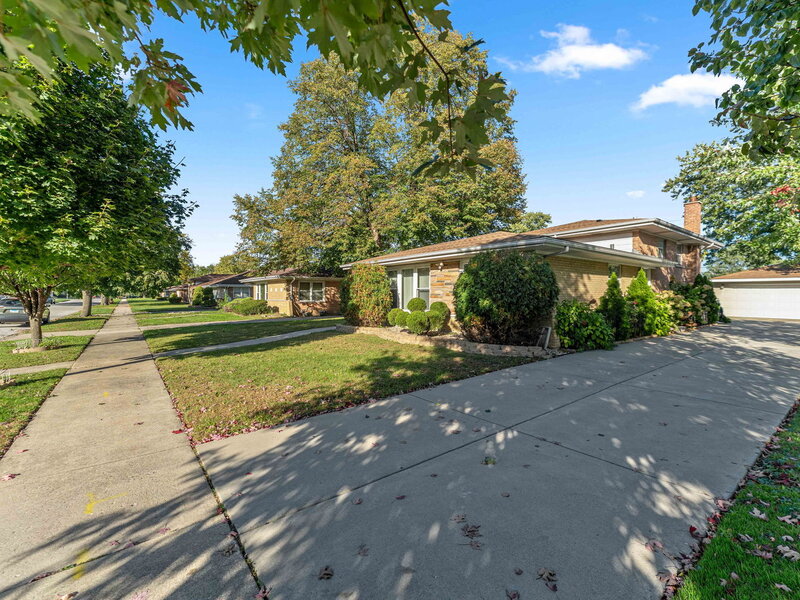 16543 Greenwood Avenue South Holland IL 60473
