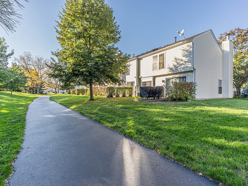 119 E Shag Bark Lane Streamwood IL 60107