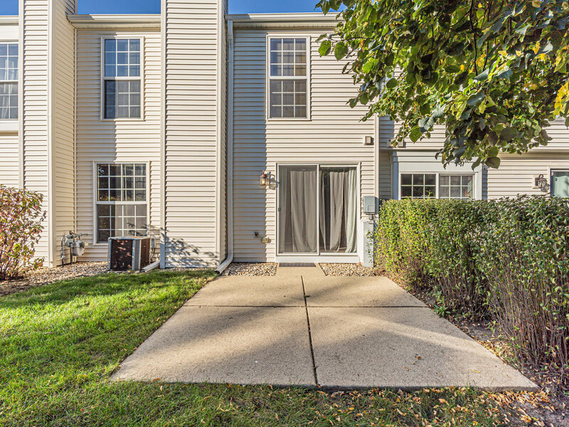 119 E Shag Bark Lane Streamwood IL 60107