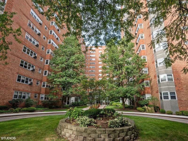 4970 N Marine Drive Chicago IL 60640