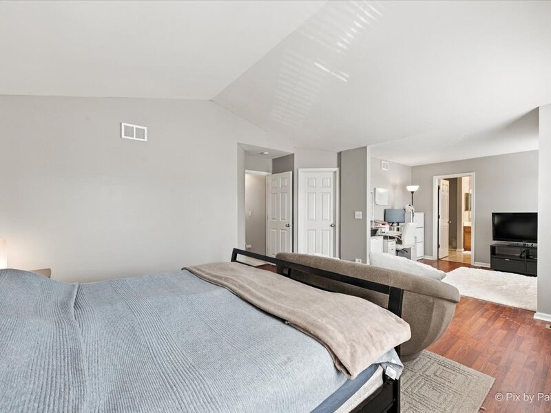 10794 Santa Fe Trail Huntley IL 60142