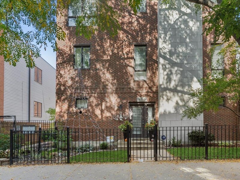 1742 W Diversey Parkway Chicago IL 60614