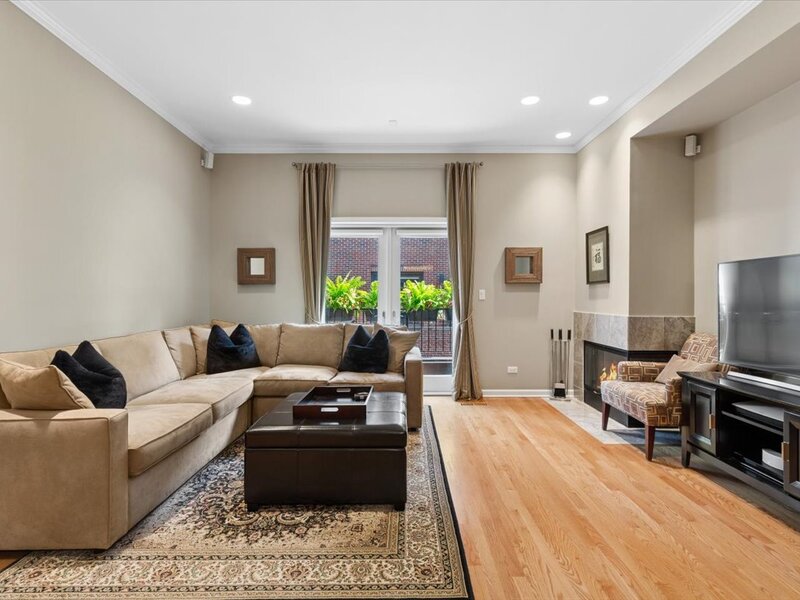 1742 W Diversey Parkway Chicago IL 60614