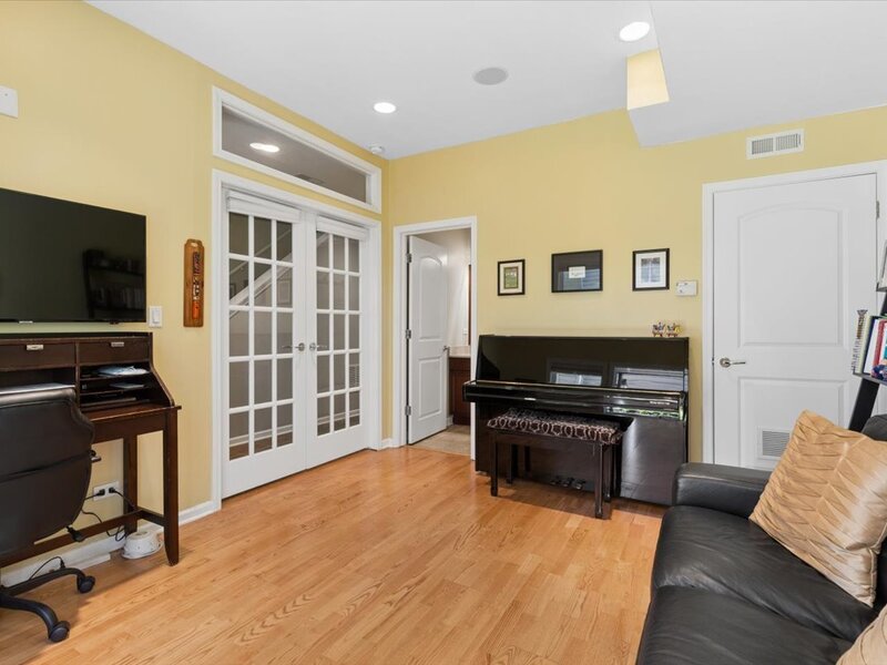 1742 W Diversey Parkway Chicago IL 60614