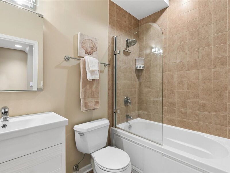 1742 W Diversey Parkway Chicago IL 60614