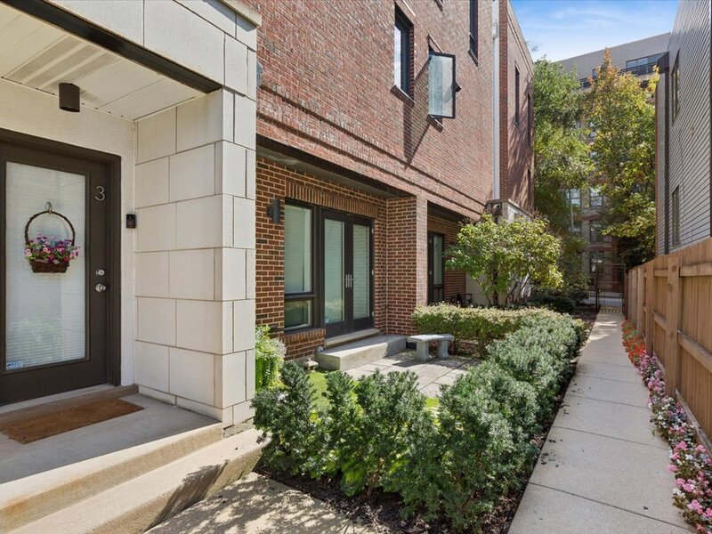 1742 W Diversey Parkway Chicago IL 60614