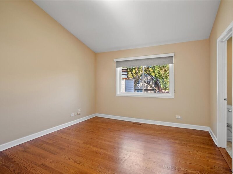 612 Armstrong Court Buffalo Grove IL 60089
