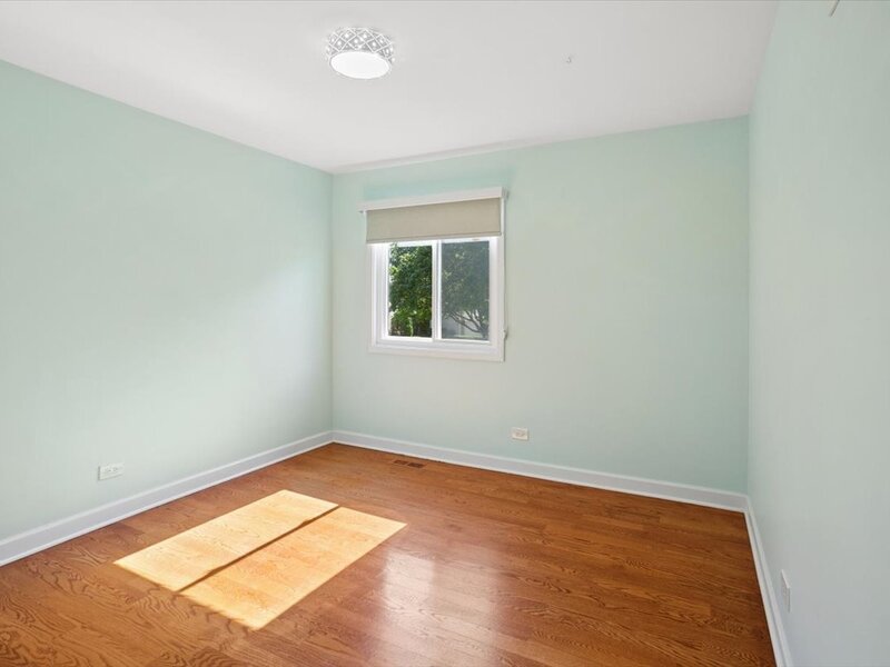 612 Armstrong Court Buffalo Grove IL 60089