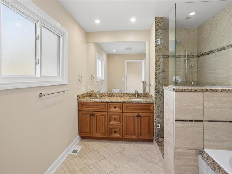 612 Armstrong Court Buffalo Grove IL 60089