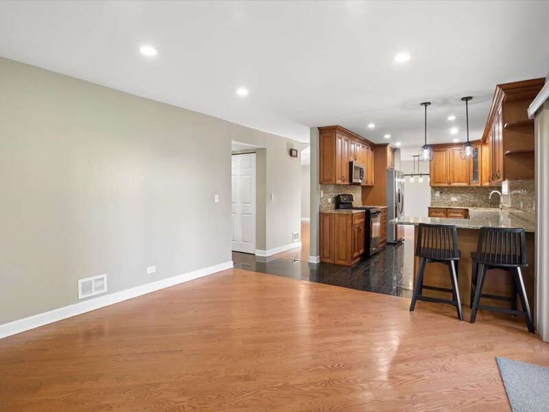 612 Armstrong Court Buffalo Grove IL 60089