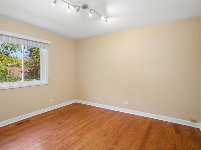 612 Armstrong Court Buffalo Grove IL 60089