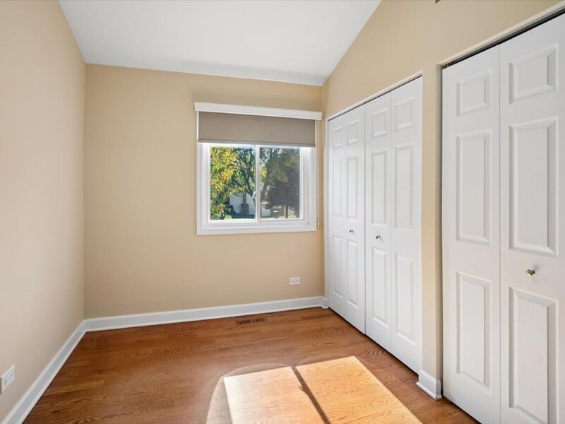 612 Armstrong Court Buffalo Grove IL 60089